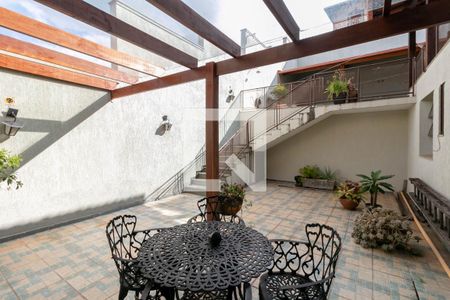 Casa à venda com 400m², 3 quartos e 4 vagas Casa à venda com 400m², 3 quartos e 4 vagasVaranda da Sala