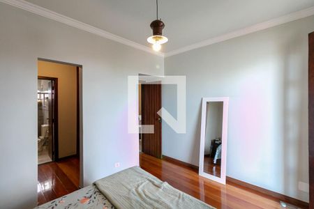 Casa à venda com 400m², 3 quartos e 4 vagas Casa à venda com 400m², 3 quartos e 4 vagasQuarto Suíte