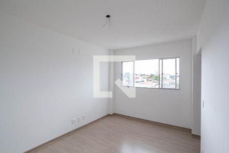 Sala  de apartamento para alugar com 2 quartos, 48m² em Planalto, Belo Horizonte