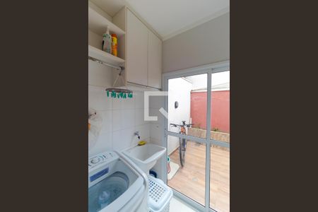 Casa de condomínio à venda com 100m², 3 quartos e 2 vagasÁrea de Serviço