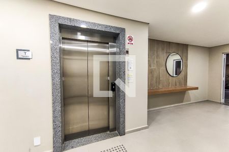 Apartamento à venda com 45m², 2 quartos e sem vagaÁrea Comum - Hall de Entrada