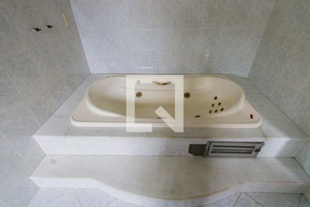 Casa à venda com 4000m², 4 quartos e 4 vagasBanheiro da Suíte