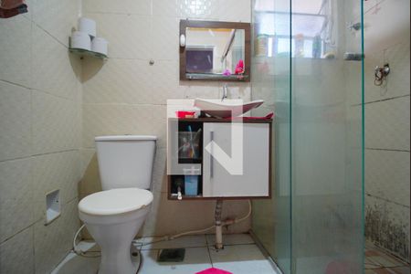 Banheiro  de apartamento à venda com 2 quartos, 66m² em Humaitá, Porto Alegre