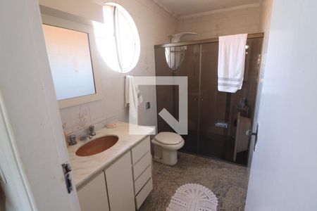 Casa à venda com 275m², 3 quartos e 6 vagasBanheiro Suíte 