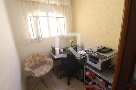 Casa à venda com 275m², 3 quartos e 6 vagasEscritório