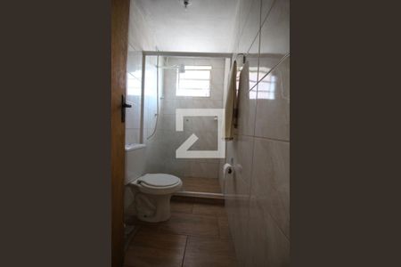 Banheiro de apartamento à venda com 1 quarto, 55m² em Rubem Berta, Porto Alegre