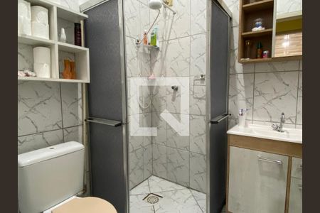 Banheiro de casa à venda com 2 quartos, 150m² em Rubem Berta, Porto Alegre