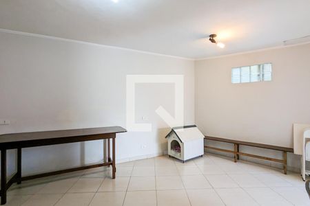 Casa à venda com 205m², 3 quartos e 2 vagas Casa à venda com 205m², 3 quartos e 2 vagasSalão