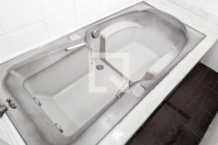 Casa à venda com 205m², 3 quartos e 2 vagas Casa à venda com 205m², 3 quartos e 2 vagasBanheiro da suíte 1