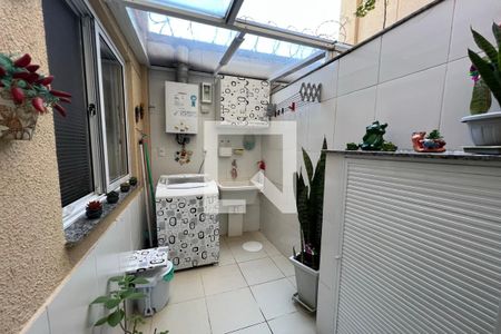 Casa de condomínio à venda com 120m², 3 quartos e 1 vagaÁrea de serviço