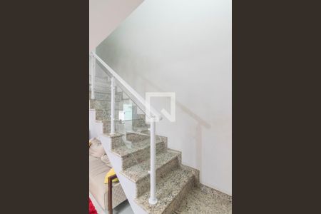 Escada de casa à venda com 3 quartos, 78m² em Vila Alice, Santo André