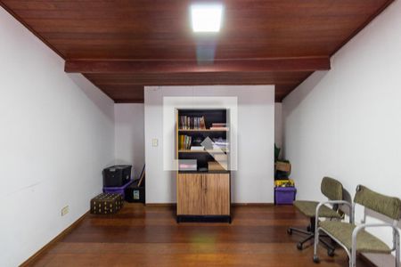 Casa à venda com 130m², 3 quartos e 4 vagasQuarto Suíte 2