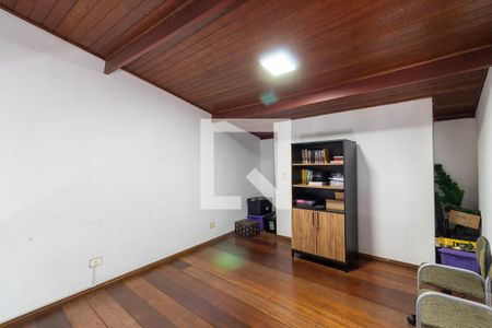 Casa à venda com 130m², 3 quartos e 4 vagasQuarto Suíte 2