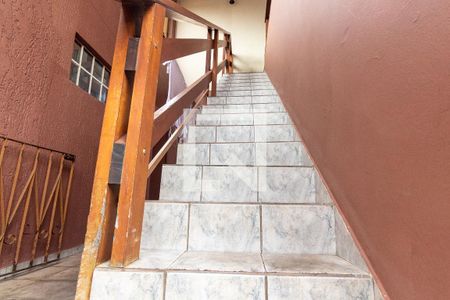 Casa à venda com 130m², 3 quartos e 4 vagasEscada