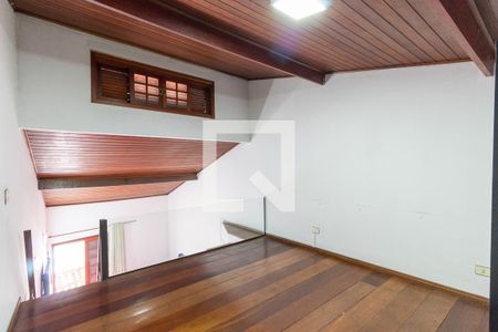 Casa à venda com 130m², 3 quartos e 4 vagasQuarto Suíte 2