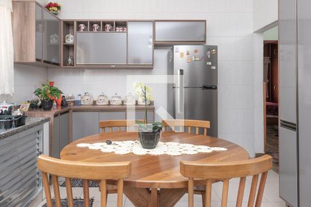 Casa para alugar com 340m², 3 quartos e 6 vagasCozinha 1