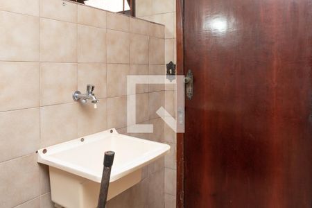 Casa para alugar com 340m², 3 quartos e 6 vagasLavanderia 2