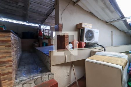 Casa à venda com 150m², 4 quartos e 3 vagas Casa à venda com 150m², 4 quartos e 3 vagasTerraço