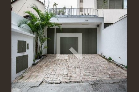 Casa à venda com 236m², 3 quartos e 4 vagas