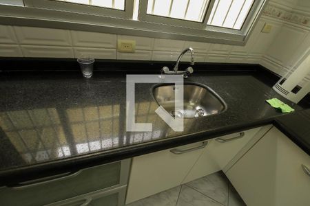 Casa à venda com 272m², 4 quartos e 5 vagas Casa à venda com 272m², 4 quartos e 5 vagasCozinha