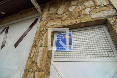 Casa à venda com 272m², 4 quartos e 5 vagas Casa à venda com 272m², 4 quartos e 5 vagasFachada