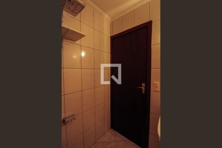 Casa à venda com 272m², 4 quartos e 5 vagas Casa à venda com 272m², 4 quartos e 5 vagasBanheiro de serviço