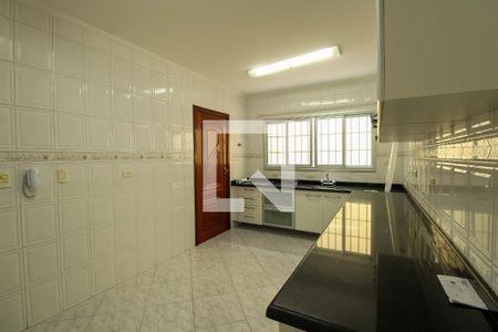 Casa à venda com 272m², 4 quartos e 5 vagas Casa à venda com 272m², 4 quartos e 5 vagasCozinha