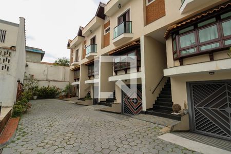 Casa à venda com 272m², 4 quartos e 5 vagas Casa à venda com 272m², 4 quartos e 5 vagasÁrea comum