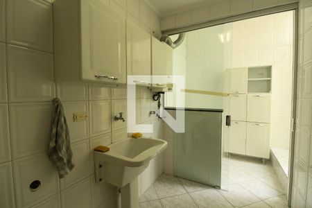 Casa à venda com 272m², 4 quartos e 5 vagas Casa à venda com 272m², 4 quartos e 5 vagasÁrea de Serviço