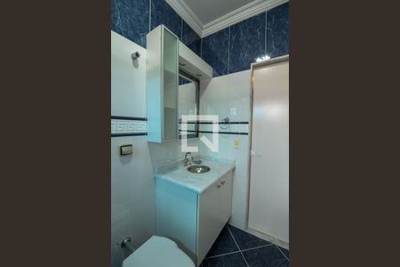 Casa à venda com 272m², 4 quartos e 5 vagas Casa à venda com 272m², 4 quartos e 5 vagasBanheiro Suíte