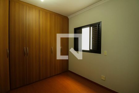 Casa à venda com 272m², 4 quartos e 5 vagas Casa à venda com 272m², 4 quartos e 5 vagasQuarto 3