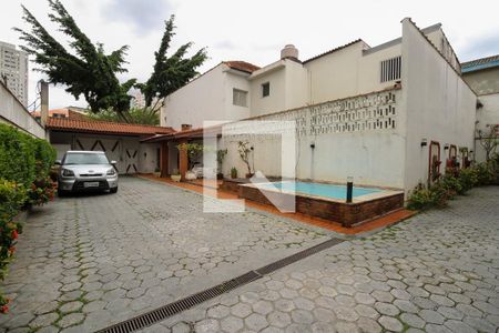 Casa à venda com 272m², 4 quartos e 5 vagas Casa à venda com 272m², 4 quartos e 5 vagasÁrea comum