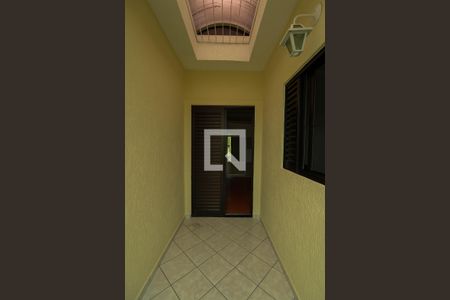 Casa à venda com 272m², 4 quartos e 5 vagas Casa à venda com 272m², 4 quartos e 5 vagasvarando Quarto 2