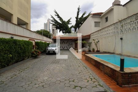 Casa à venda com 272m², 4 quartos e 5 vagas Casa à venda com 272m², 4 quartos e 5 vagasÁrea comum