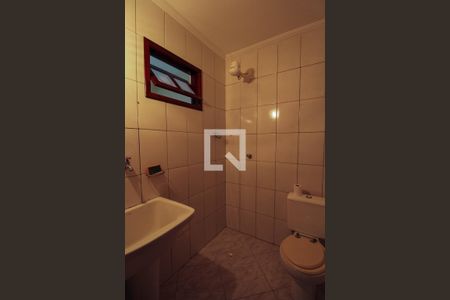 Casa à venda com 272m², 4 quartos e 5 vagas Casa à venda com 272m², 4 quartos e 5 vagasBanheiro de serviço