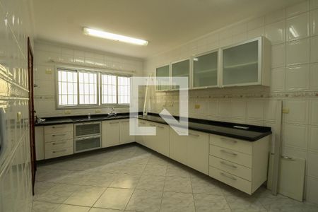 Casa à venda com 272m², 4 quartos e 5 vagas Casa à venda com 272m², 4 quartos e 5 vagasCozinha