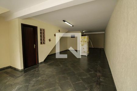 Casa à venda com 272m², 4 quartos e 5 vagas Casa à venda com 272m², 4 quartos e 5 vagasGaragem