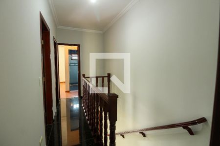 Casa à venda com 272m², 4 quartos e 5 vagas Casa à venda com 272m², 4 quartos e 5 vagasCorredor