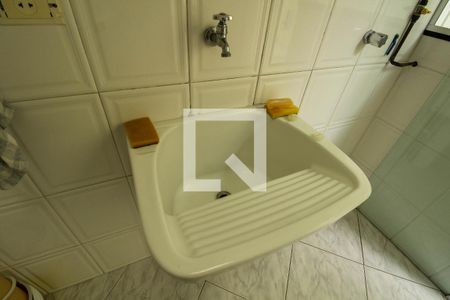 Casa à venda com 272m², 4 quartos e 5 vagas Casa à venda com 272m², 4 quartos e 5 vagasÁrea de Serviço