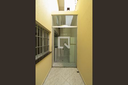 Casa à venda com 272m², 4 quartos e 5 vagas Casa à venda com 272m², 4 quartos e 5 vagasQuintal