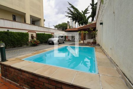 Casa à venda com 272m², 4 quartos e 5 vagas Casa à venda com 272m², 4 quartos e 5 vagasPiscina