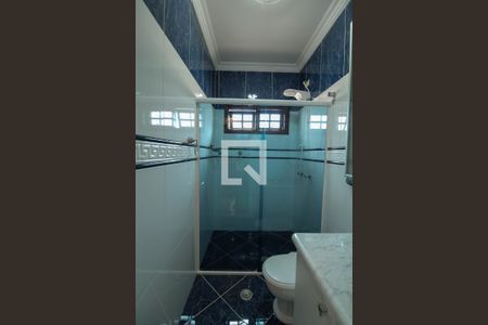 Casa à venda com 272m², 4 quartos e 5 vagas Casa à venda com 272m², 4 quartos e 5 vagasBanheiro Suíte