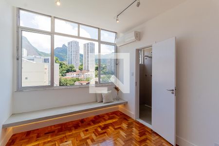 Sala/Quarto de kitnet/studio à venda com 1 quarto, 24m² em Laranjeiras, Rio de Janeiro
