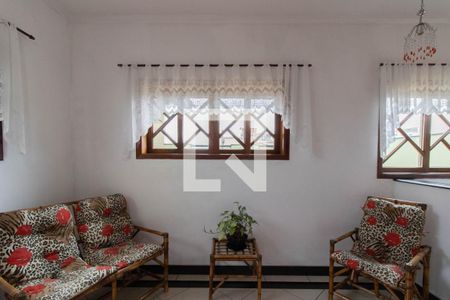 Casa à venda com 370m², 6 quartos e 3 vagas Casa à venda com 370m², 6 quartos e 3 vagasSaleta