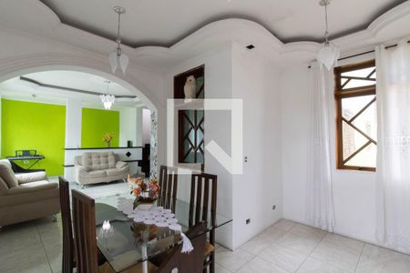 Casa à venda com 370m², 6 quartos e 3 vagas Casa à venda com 370m², 6 quartos e 3 vagasSala