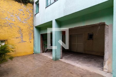 Casa à venda com 370m², 6 quartos e 3 vagas Casa à venda com 370m², 6 quartos e 3 vagasGaragem
