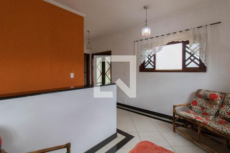 Casa à venda com 370m², 6 quartos e 3 vagas Casa à venda com 370m², 6 quartos e 3 vagasSaleta