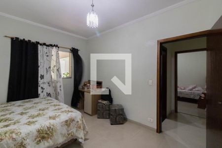 Casa à venda com 370m², 6 quartos e 3 vagas Casa à venda com 370m², 6 quartos e 3 vagasQuarto 1 - Casa 2