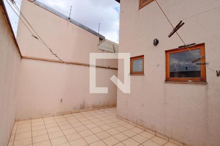 Casa à venda com 160m², 4 quartos e 2 vagas Casa à venda com 160m², 4 quartos e 2 vagasQuintal