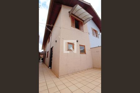 Casa à venda com 160m², 4 quartos e 2 vagas Casa à venda com 160m², 4 quartos e 2 vagasQuintal